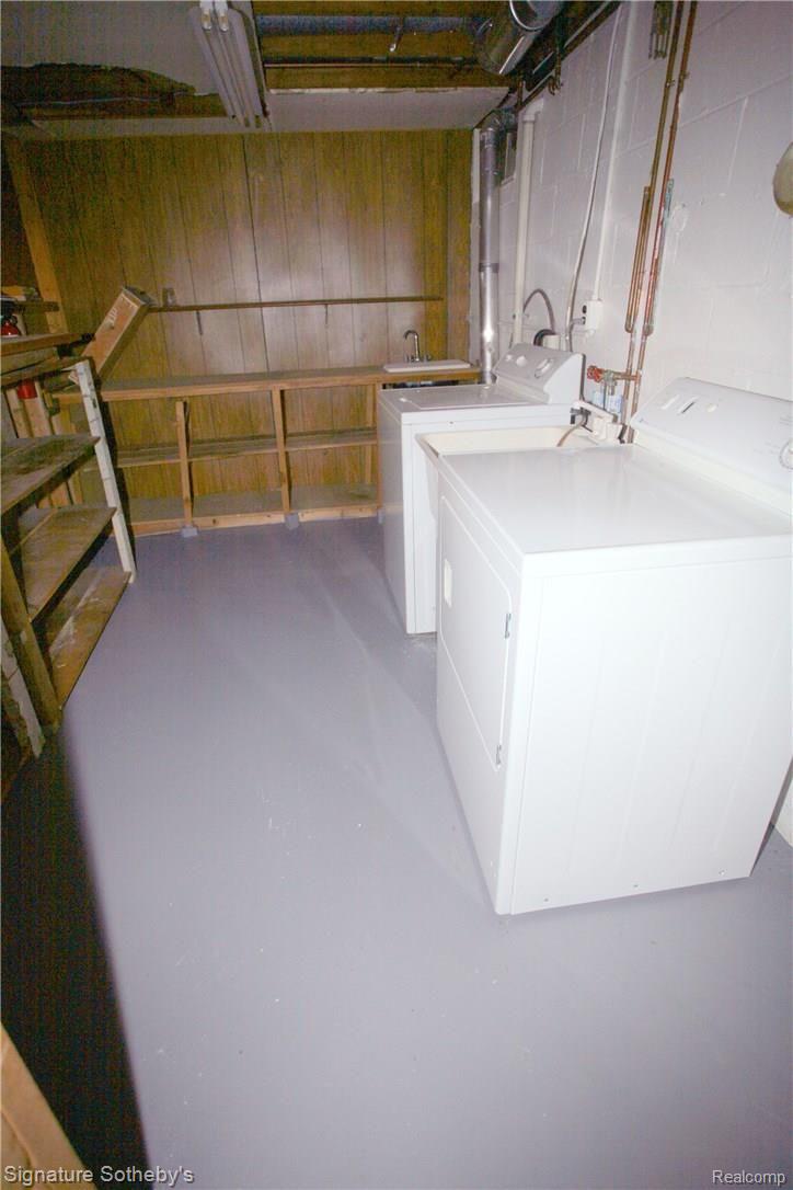 52 South Holcomb Road Clarkston, MI 48346 - Photo 21 of 24 Laundry