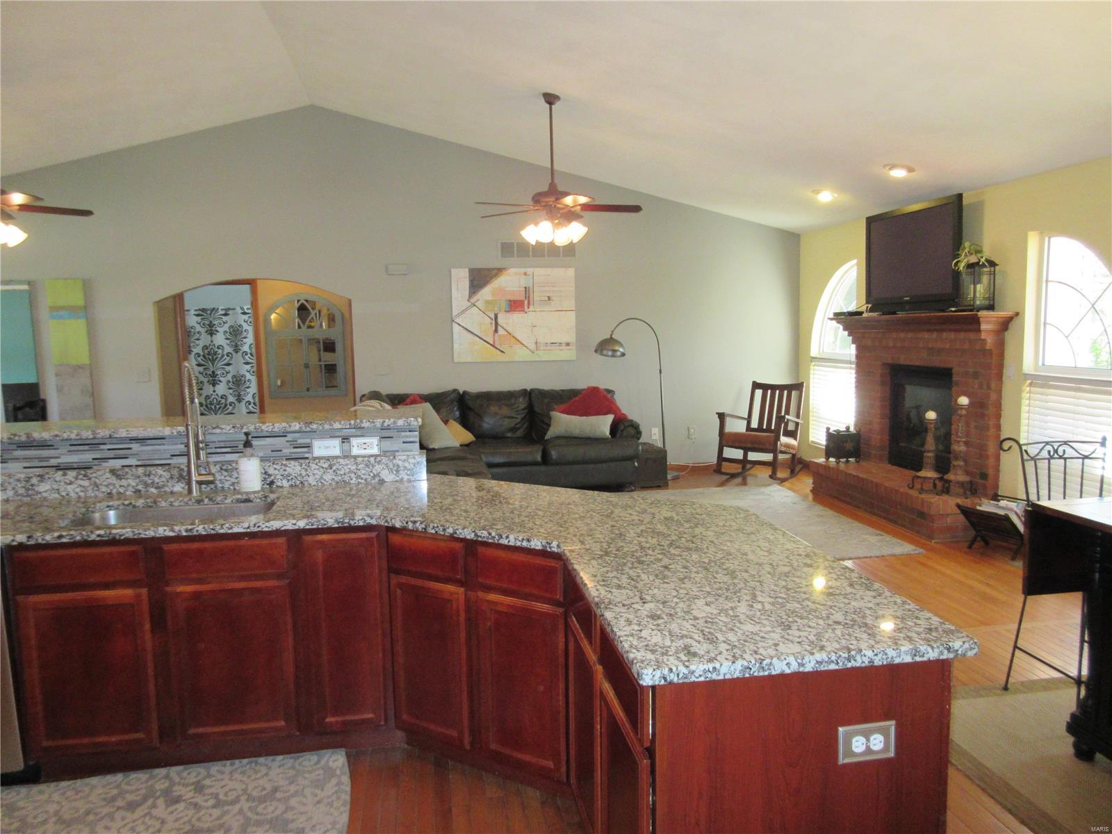 1251 Fox Ridge Court Shiloh, IL 62221 - Photo 7 of 32 Gallery Image 7