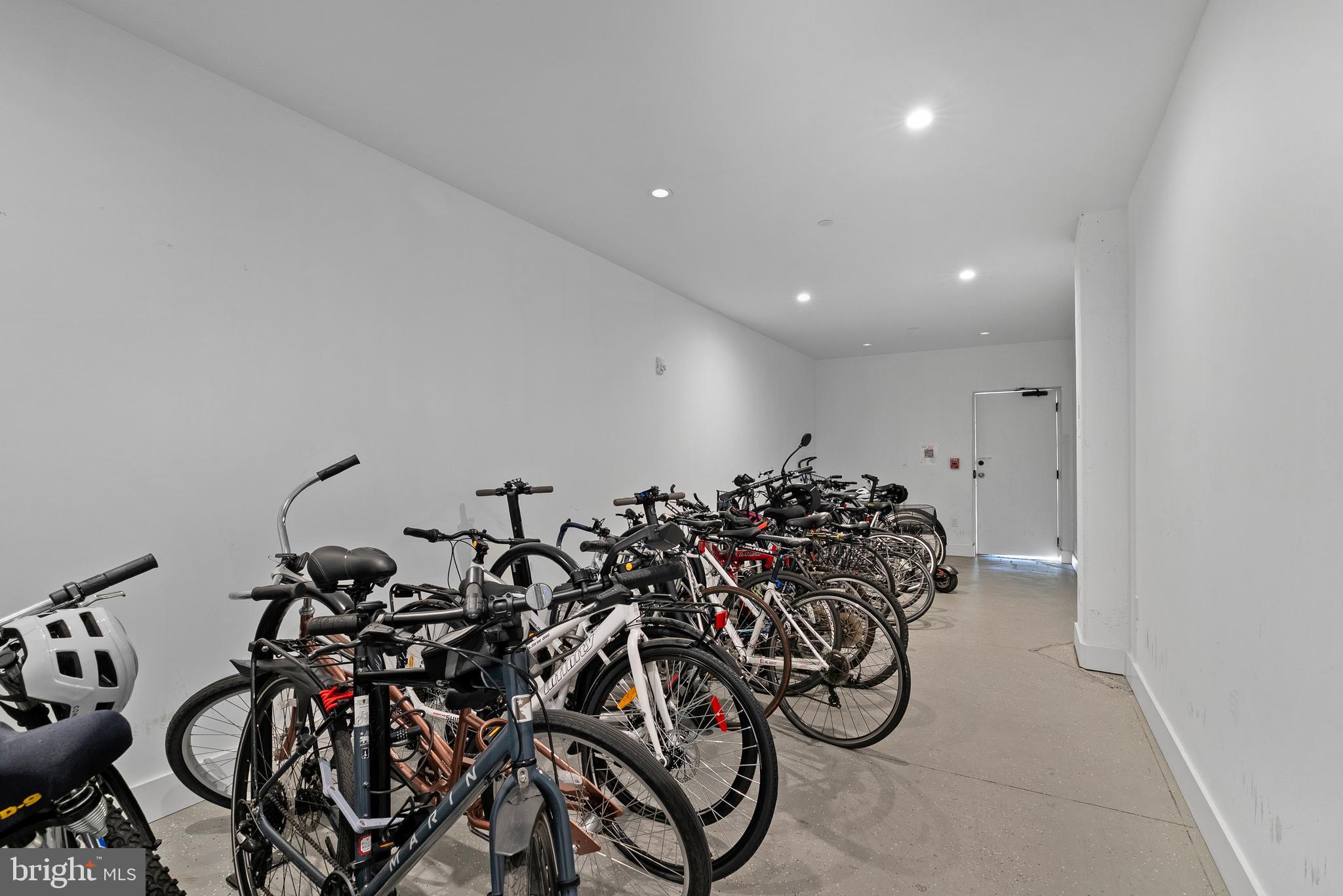 1016 17th Place Northeast, Unit 7 Washington, DC 20002 - Photo 24 of 28 a very nice looking yard