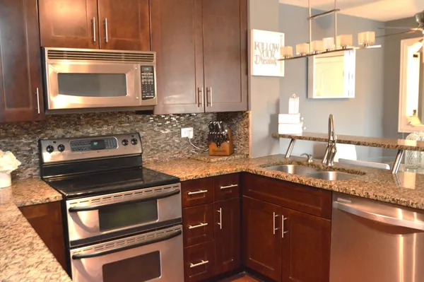 $215,000 | 5400 Walnut Avenue, Unit 111, Downers Grove, IL 60515