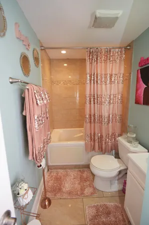 $215,000 | 5400 Walnut Avenue, Unit 111, Downers Grove, IL 60515
