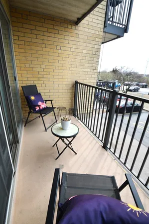 $215,000 | 5400 Walnut Avenue, Unit 111, Downers Grove, IL 60515