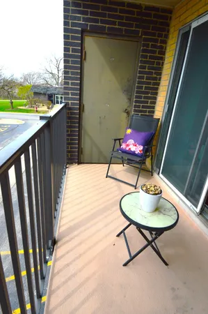 $215,000 | 5400 Walnut Avenue, Unit 111, Downers Grove, IL 60515