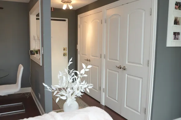 $215,000 | 5400 Walnut Avenue, Unit 111, Downers Grove, IL 60515