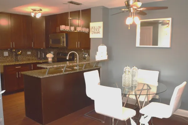 $215,000 | 5400 Walnut Avenue, Unit 111, Downers Grove, IL 60515
