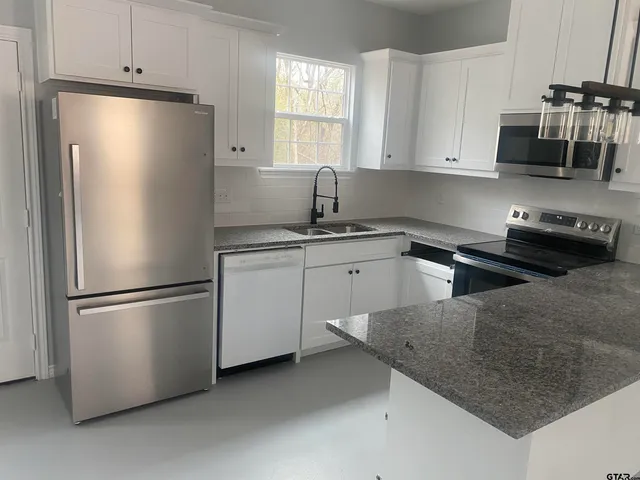 $1,700 | 19213 Hillside Drive, Tyler, TX 75703