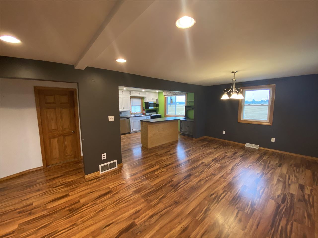 2243 South Mackinaw Road Kawkawlin, MI 48631 - Photo 4 of 32 Gallery Image 4