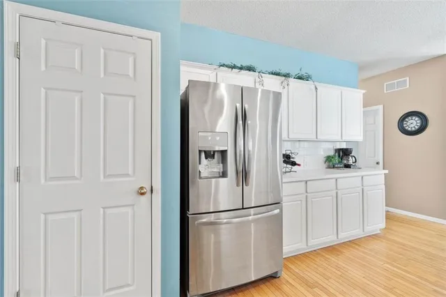 $395,000 | 9301 North Charlotte Court, Kansas City, MO 64155