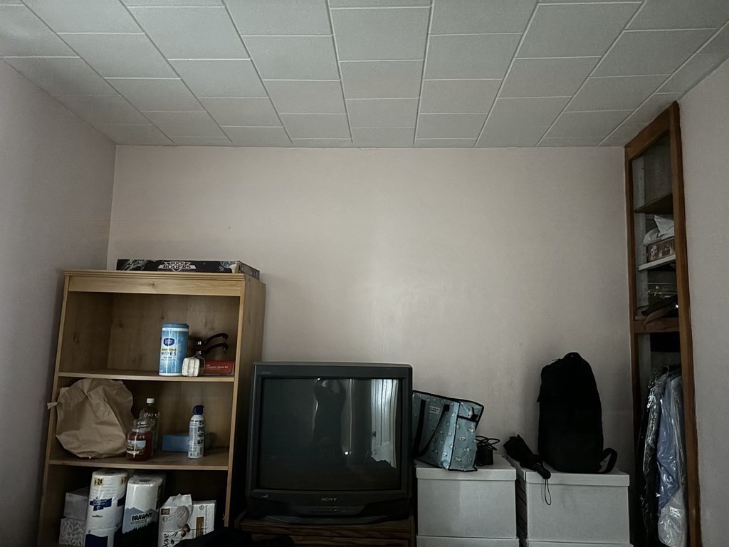 91 Smith Street Fall River, MA 02721 - Photo 12 of 23 a living room with furniture