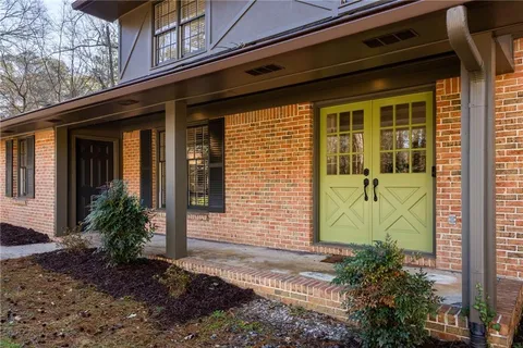 a view of a entrance door of the house