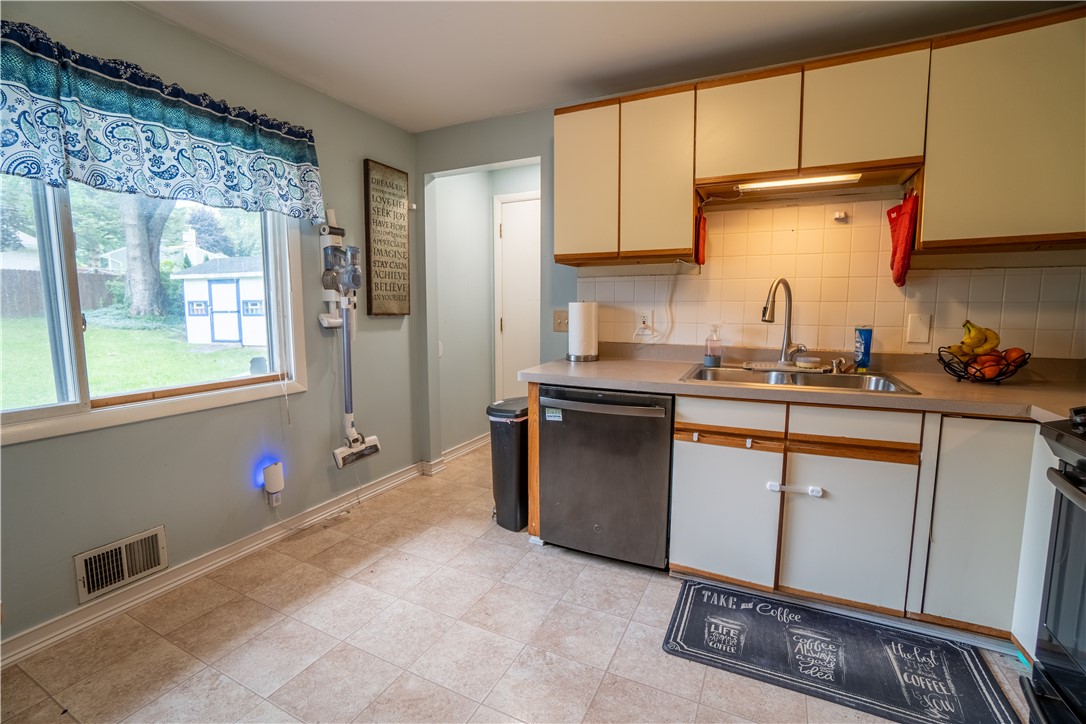49 Gateway Road Chili, NY 14624 - Photo 11 of 32 Gallery Image 11