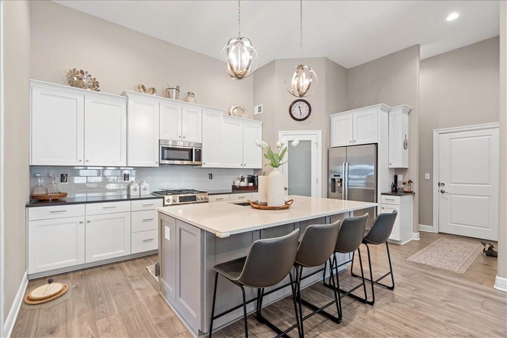 6474 Barth Road Shawnee, KS 66226 - Photo 12 of 27