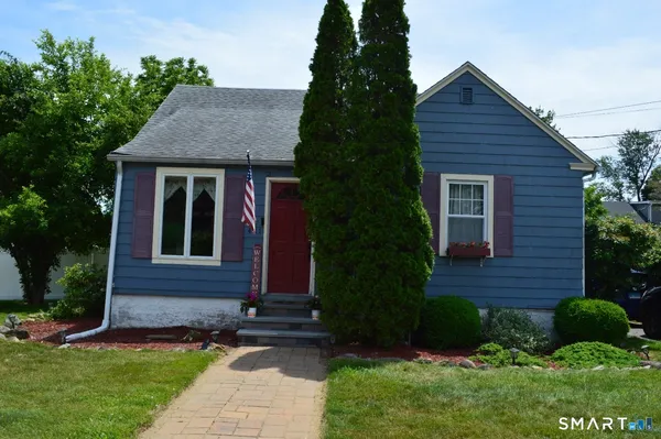 $465,000 | 421 Wakelee Avenue, Stratford, CT 06614