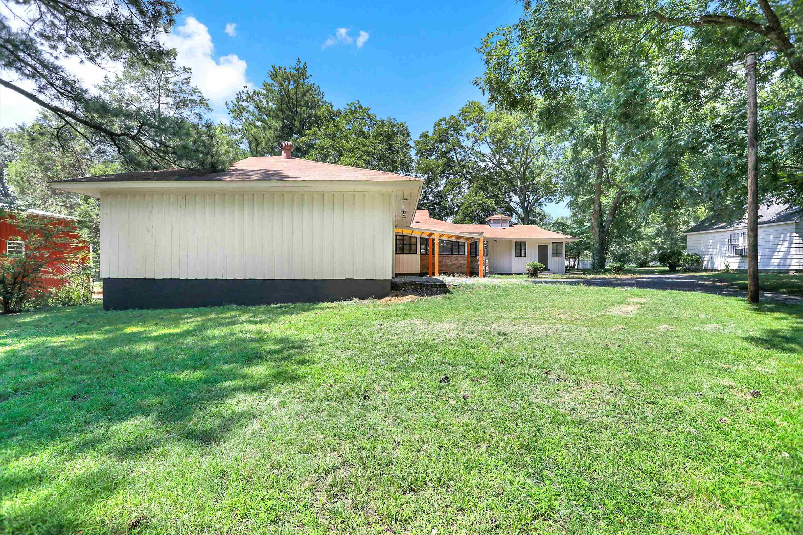 3618 Prescott Road Memphis, TN 38118 - Photo 19 of 20 a view of a house with a yard and sitting area