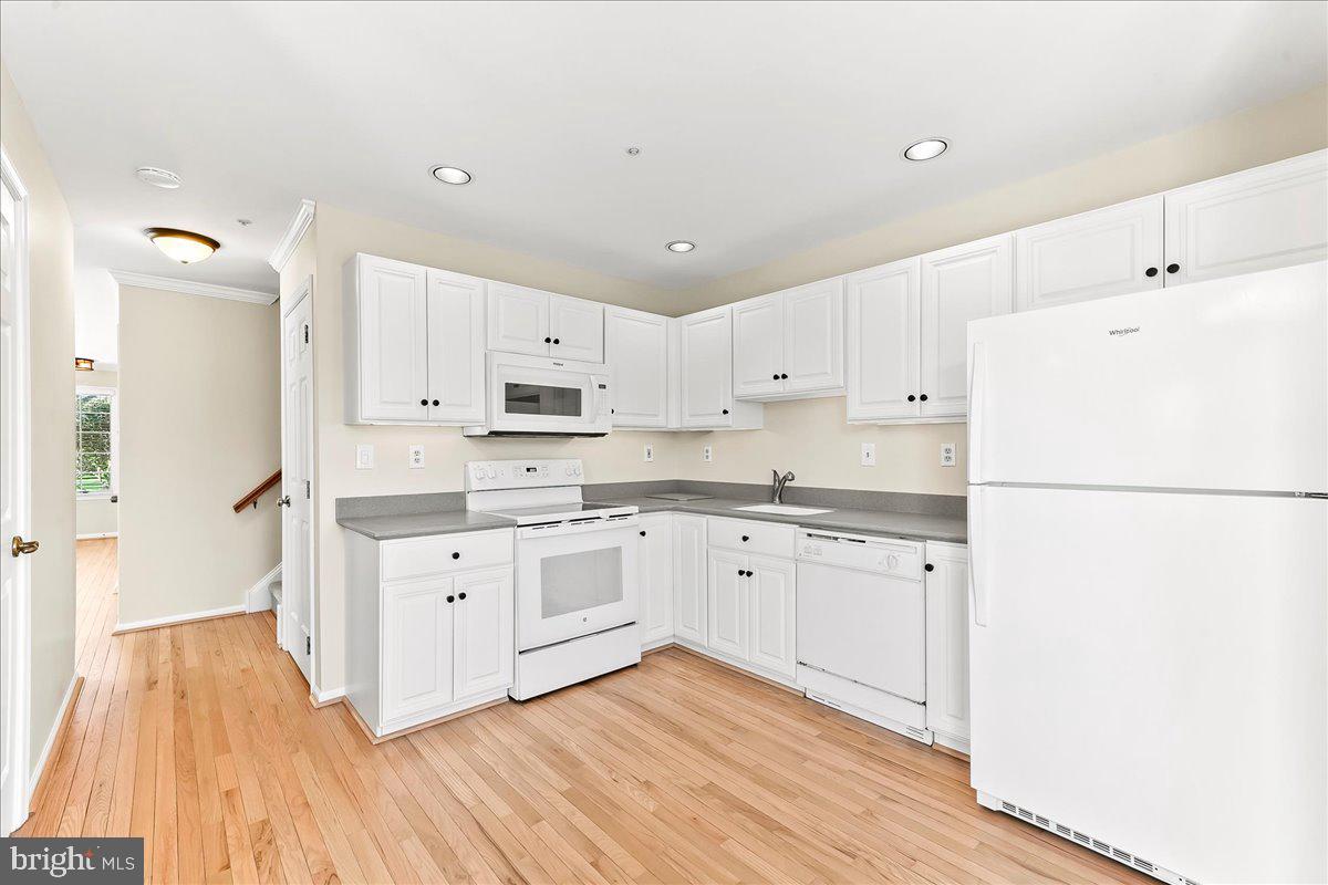 48 Buttonwood Drive Exton, PA 19341 - Photo 9 of 43