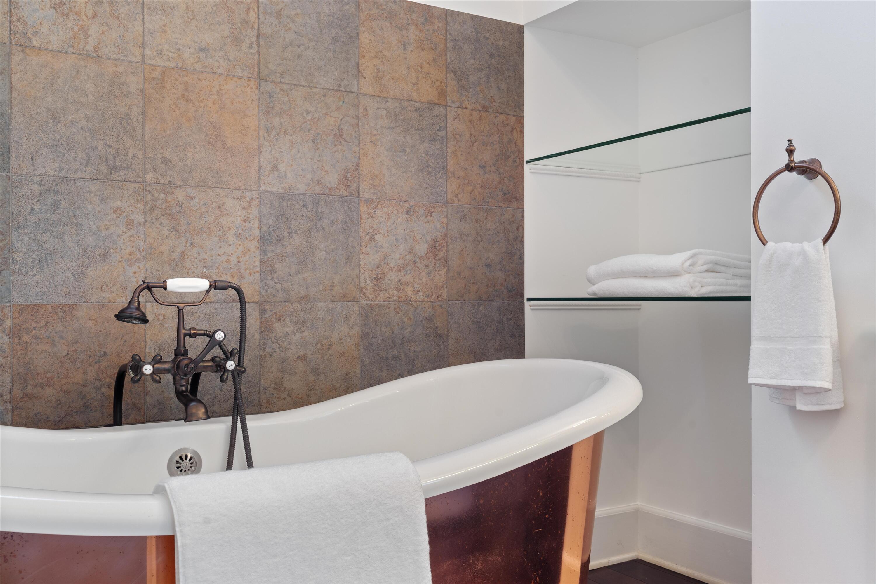 575 Northwest 7th Street Boca Raton, FL 33432 - Photo 22 of 60 Spa primary bathroom