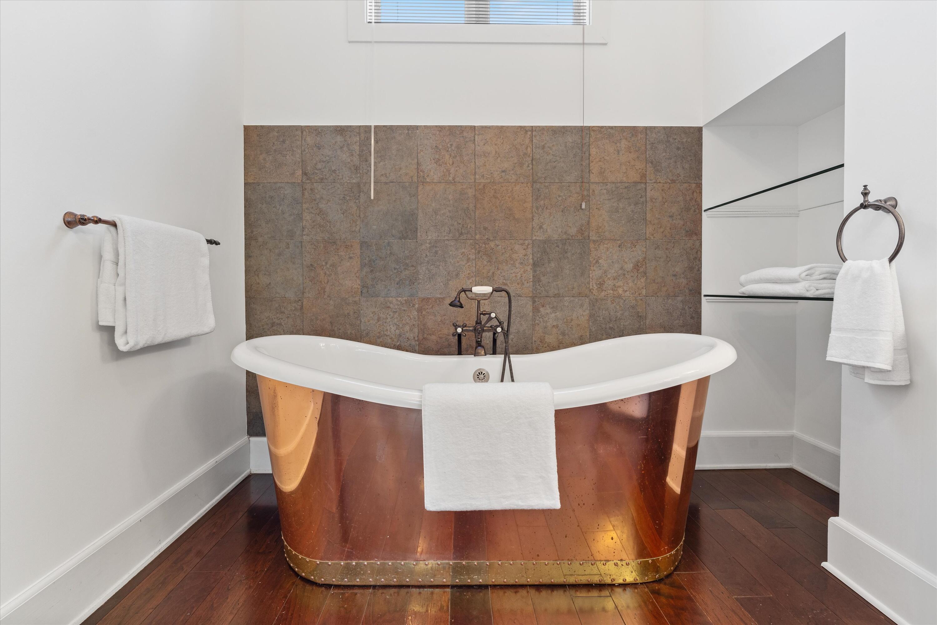 575 Northwest 7th Street Boca Raton, FL 33432 - Photo 23 of 60 Luxury tub