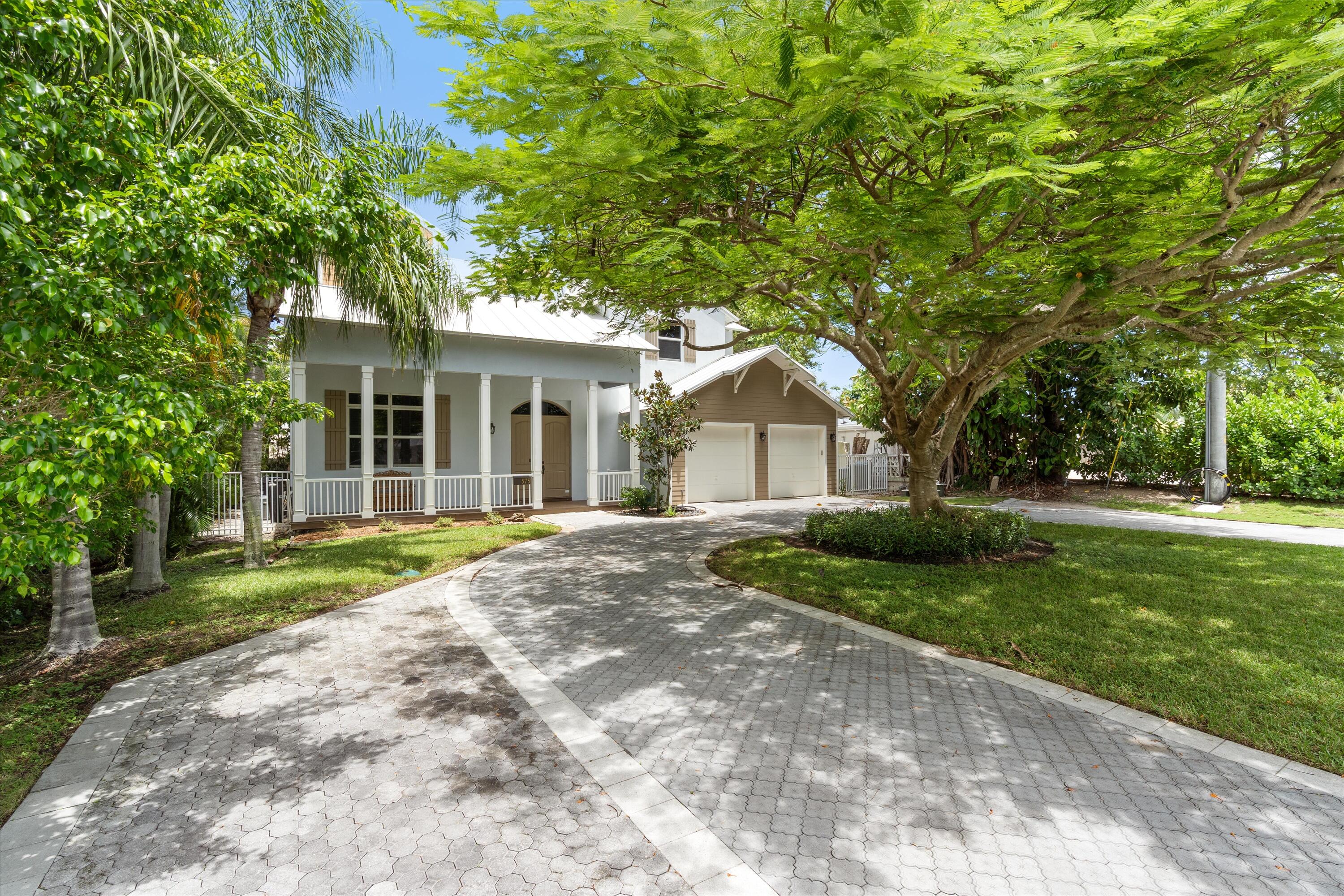 575 Northwest 7th Street Boca Raton, FL 33432 - Photo 49 of 60 Circular driveway