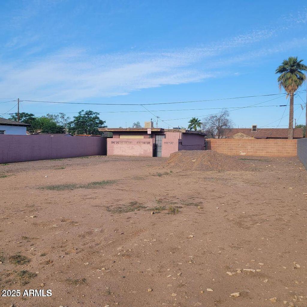 1916 North 22nd Street Phoenix, AZ 85006 - Photo 2 of 15 a view of a lake