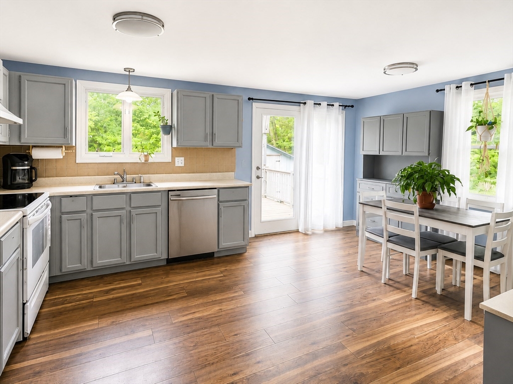 39 Bayview Road Taunton, MA 02780 - Photo 4 of 17 Gallery Image 4
