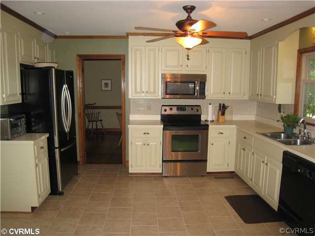 11641 Teterling Road Chester, VA 23831 - Photo 2 of 10 Kitchen - Renovated kitchen with tile floors, back