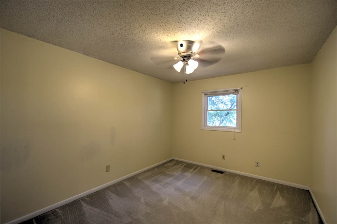 870 South Green Meadow Drive Decatur, IL 62521 - Photo 17 of 27