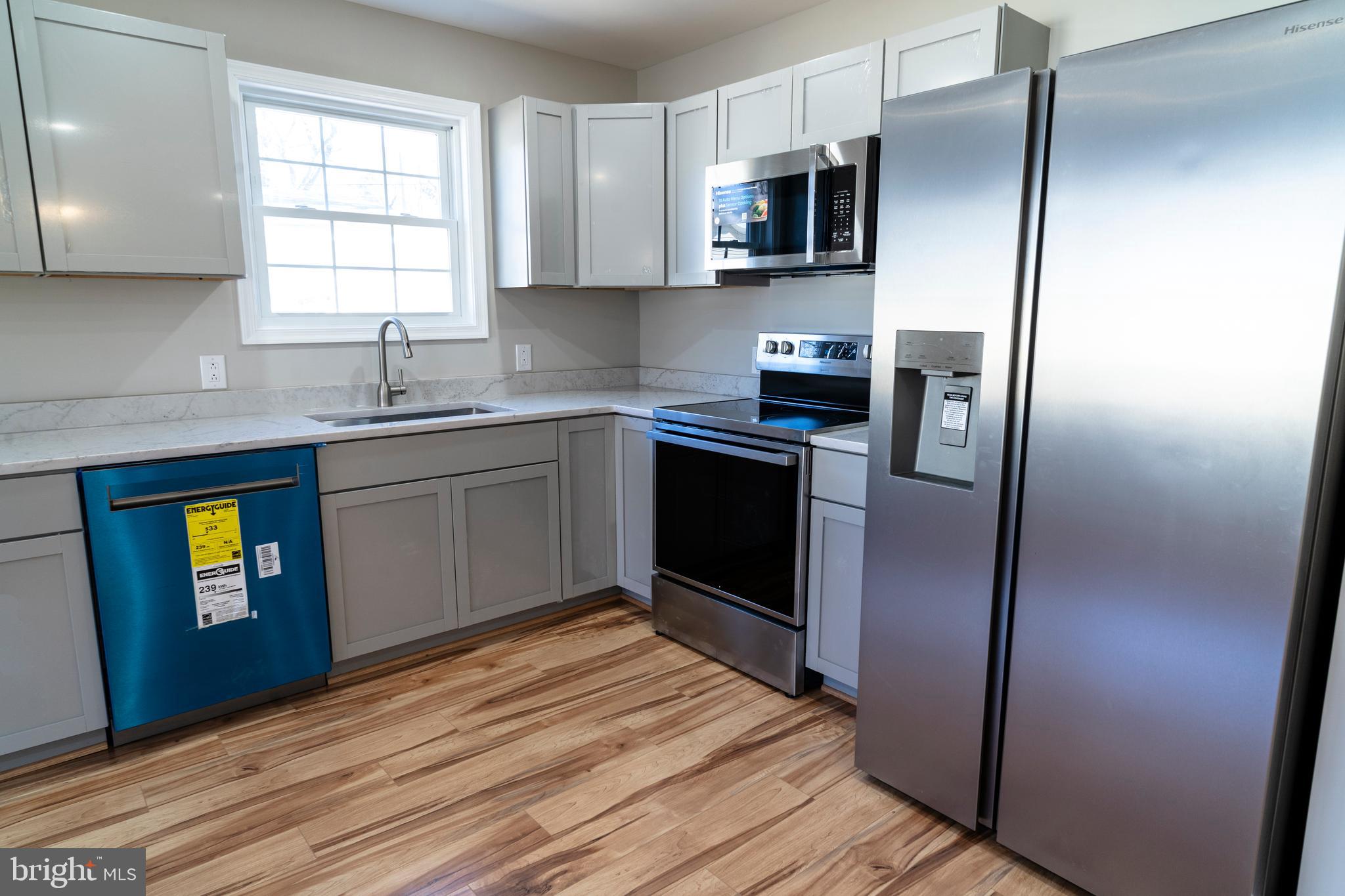 240 Deford Avenue Stanley, VA 22851 - Photo 6 of 60