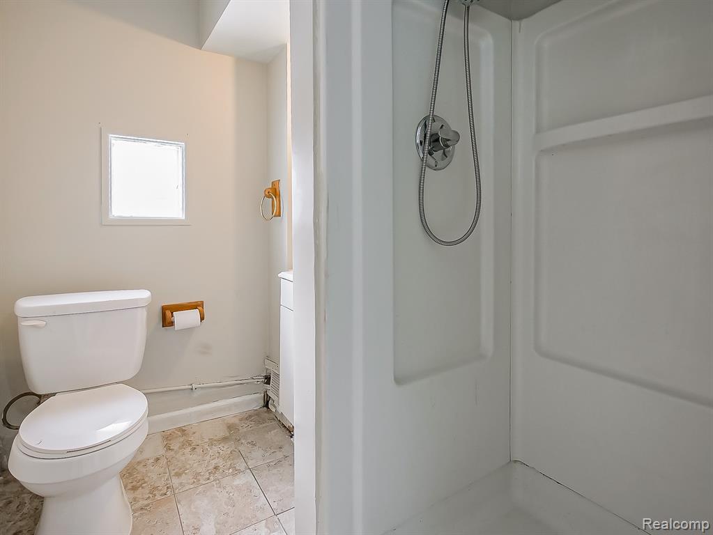 25323 Orchard Lake Road Farmington, MI 48336 - Photo 27 of 42
