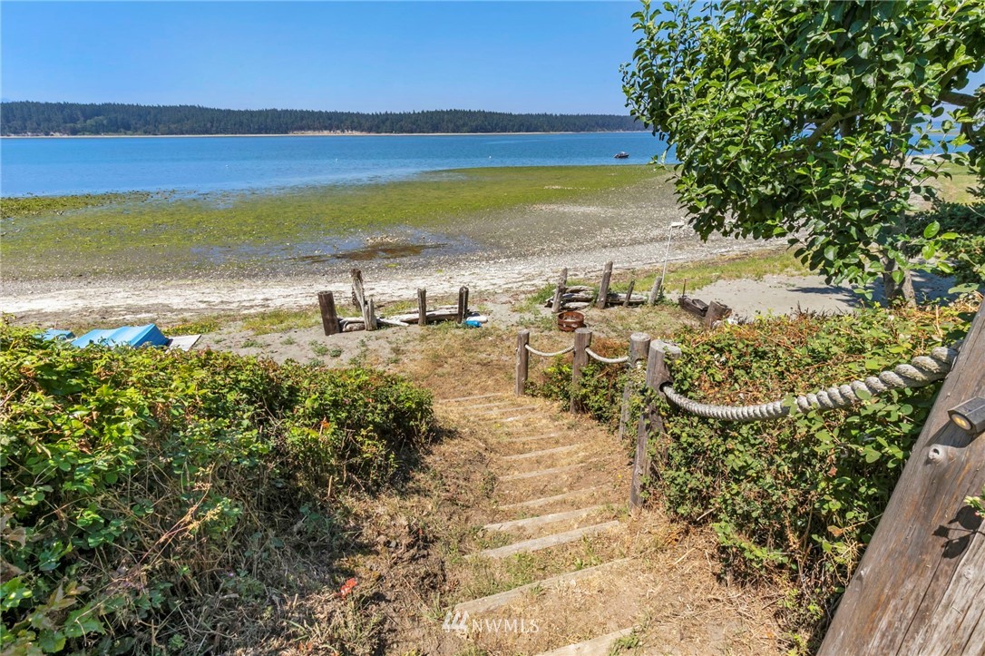 8555 Flagler Road Nordland, WA 98358 - Photo 9 of 30 Gallery Image 9