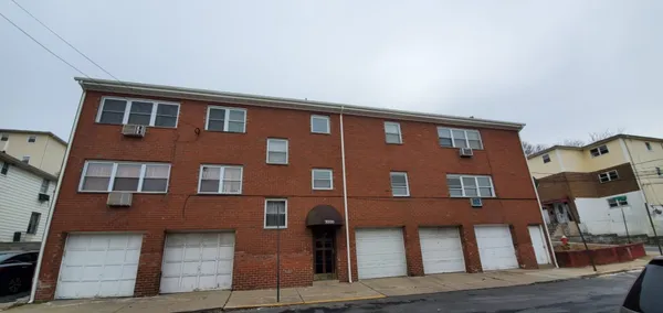 $1,700 | 7000 Columbia Avenue, Unit 3, North Bergen, NJ 07047