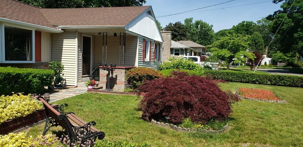 66 Pine Hill Road Springfield, MA 01118 - Photo 3 of 20