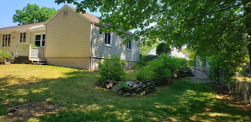 66 Pine Hill Road Springfield, MA 01118 - Photo 7 of 20