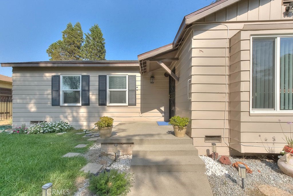 2803 Ladera Road San Bernardino, CA 92405 - Photo 4 of 60