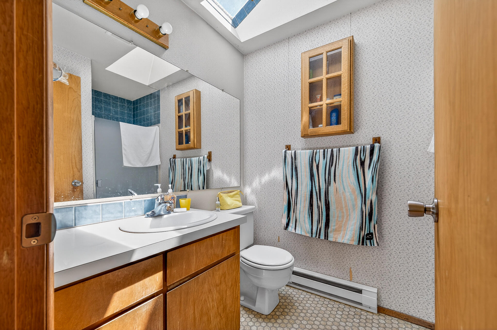 60866 Brosterhous Road Bend, OR 97702 - Photo 27 of 41 The primary bathroom