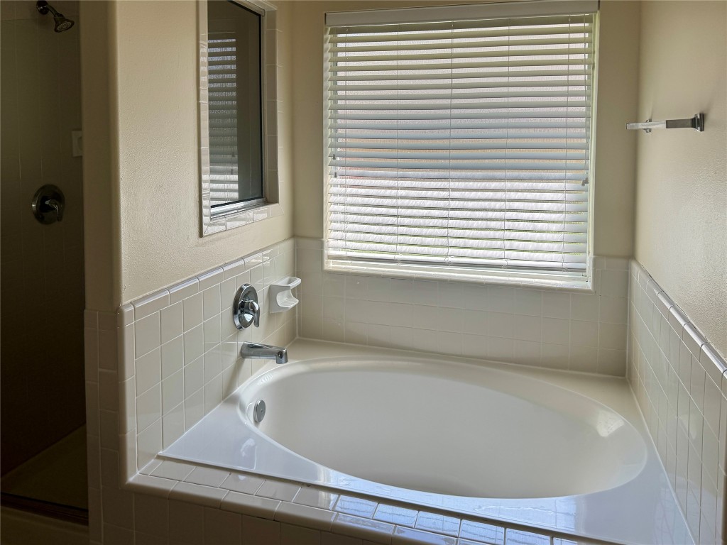 2311 Slate Ridge Lane Katy, TX 77494 - Photo 20 of 30 Separate Tub