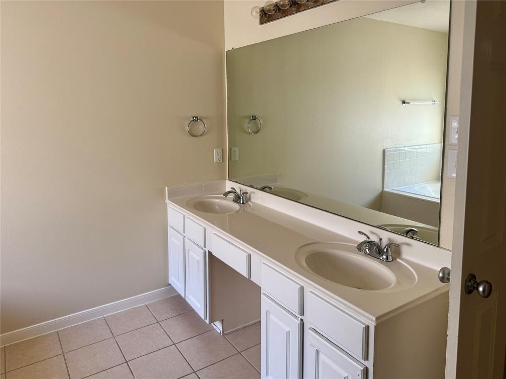 2311 Slate Ridge Lane Katy, TX 77494 - Photo 21 of 30 Primary Bathroom