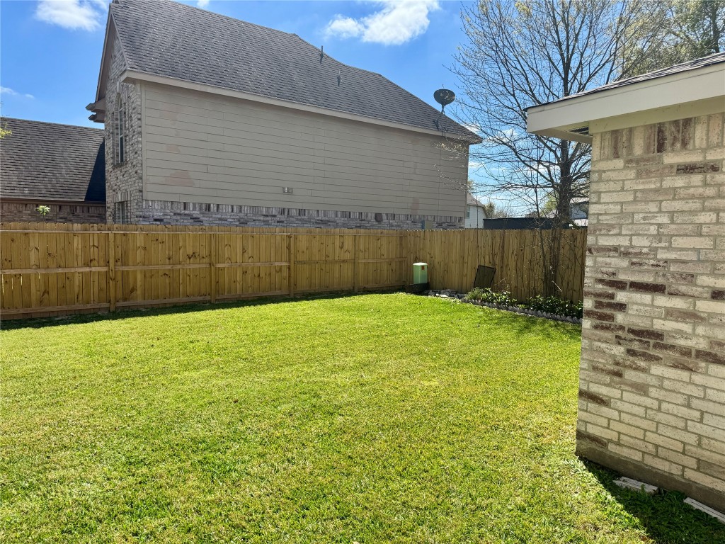 2311 Slate Ridge Lane Katy, TX 77494 - Photo 30 of 30 Another view of the yard
