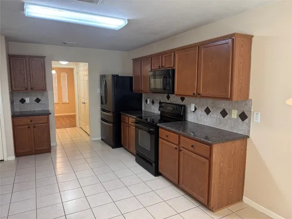 $2,800 | 2311 Slate Ridge Lane, Katy, TX 77494