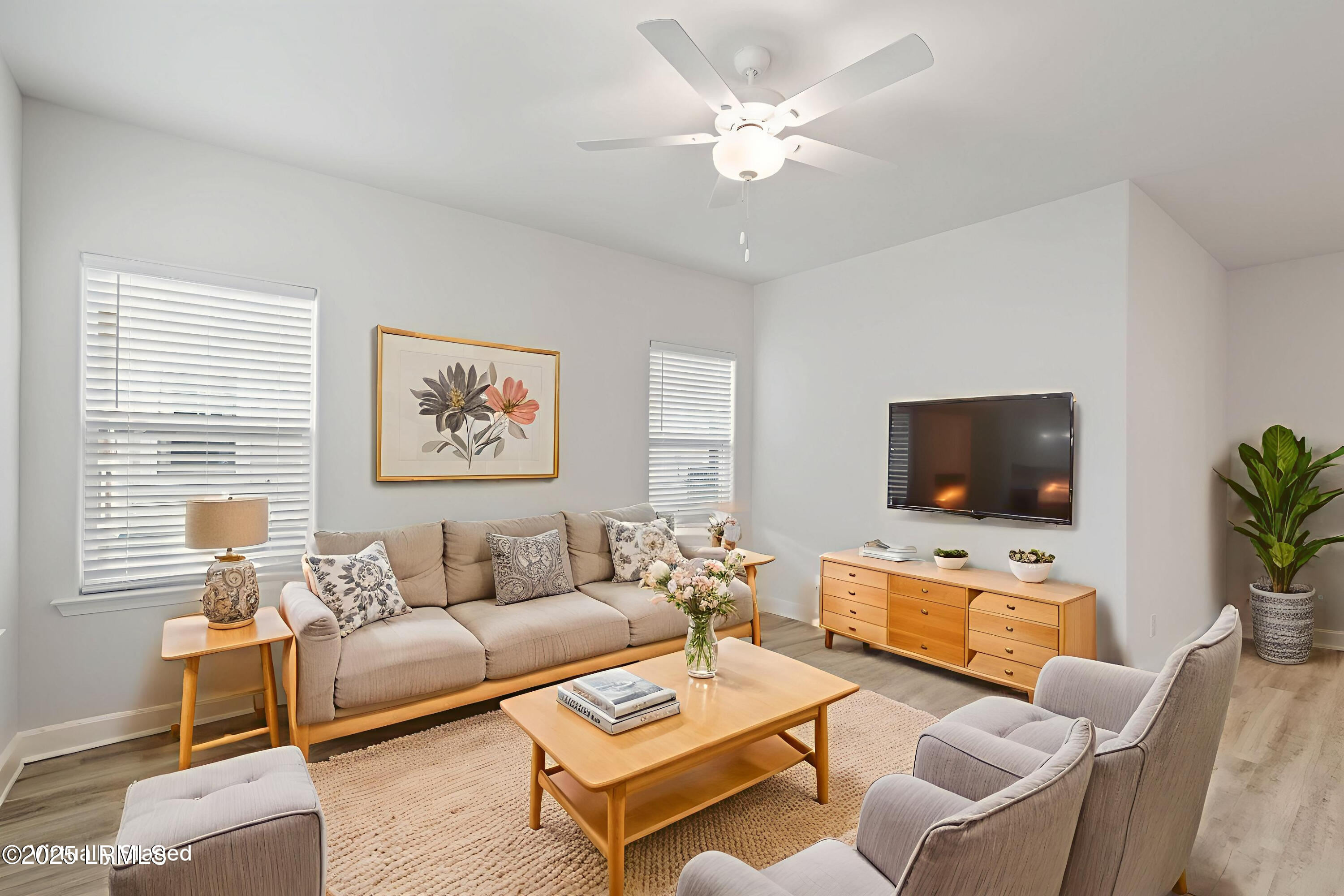 123 Silver Street, Unit 101 Ridgeland, SC 29936 - Photo 5 of 40 Foxchase-19-3 - Living Room - Scandinavi