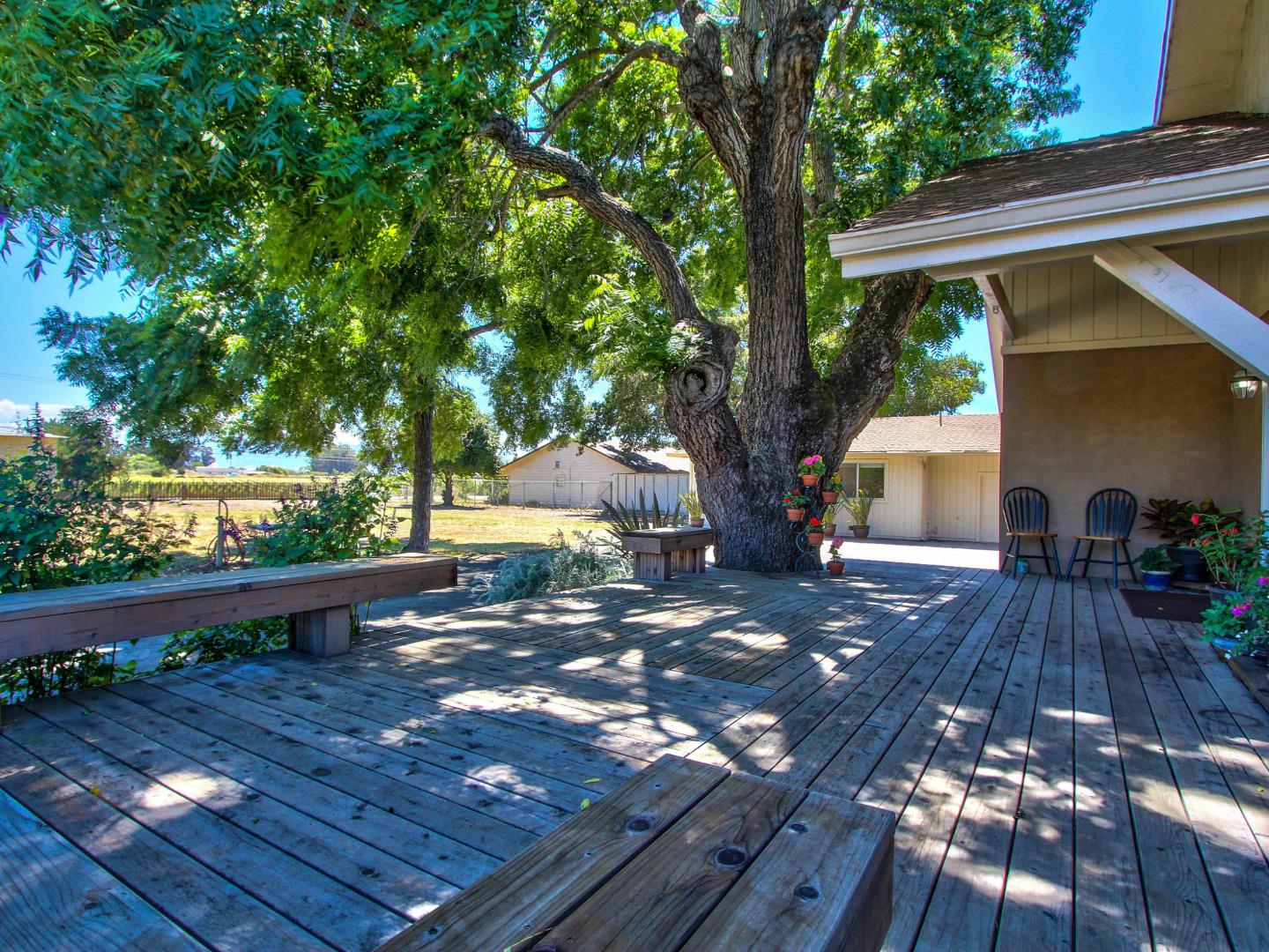 690 Old Stage Road Salinas, CA 93908 - Photo 4 of 44 Gallery Image 4