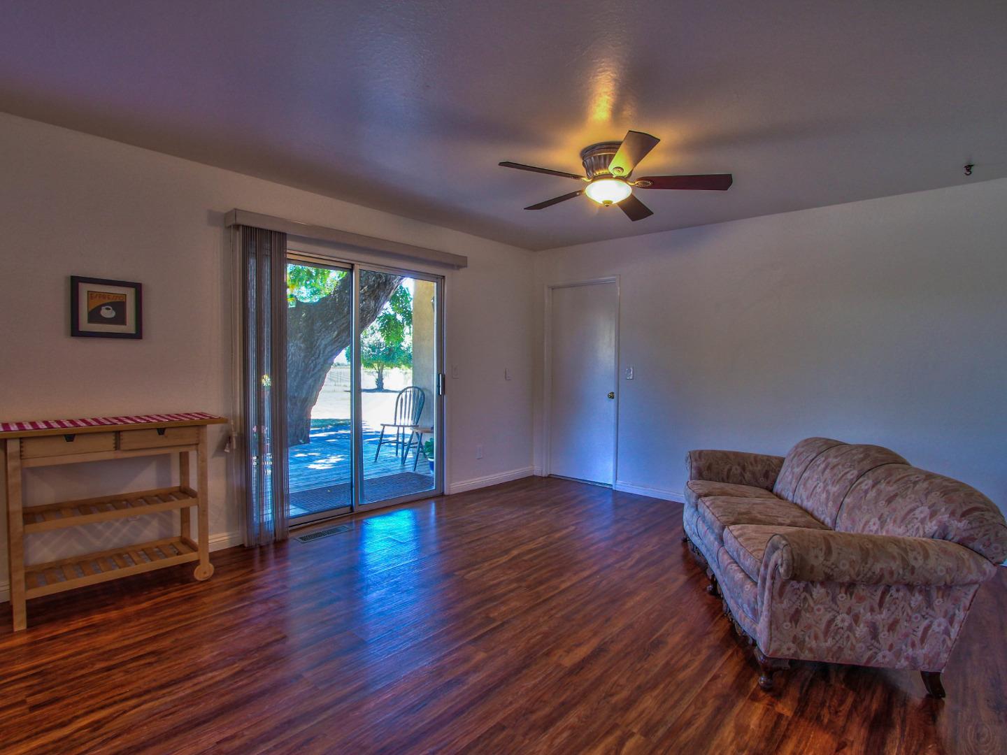 690 Old Stage Road Salinas, CA 93908 - Photo 7 of 44 Gallery Image 7