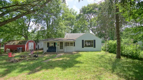 $140,000 | 113 West 5th Street, Buchanan, MI 49107