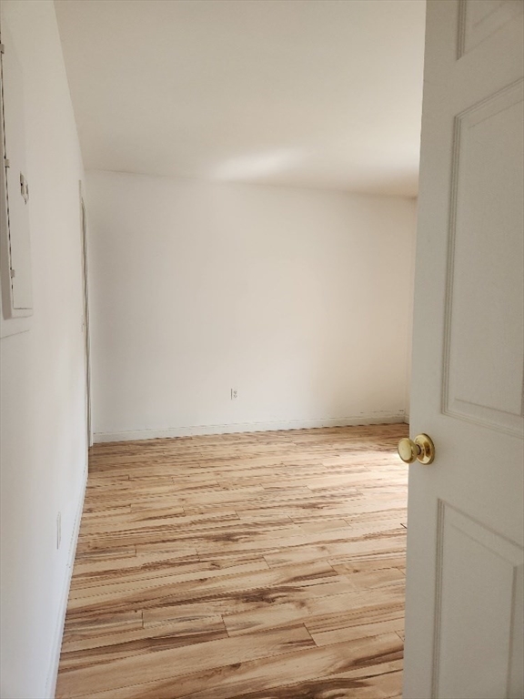 491 Mammoth Road, Unit 9 Londonderry, NH 03053 - Photo 16 of 22 Gallery Image 16
