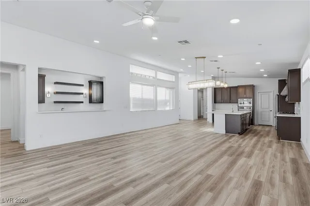 $2,995 | 9958 Eagen Valley Street, Las Vegas, NV 89166