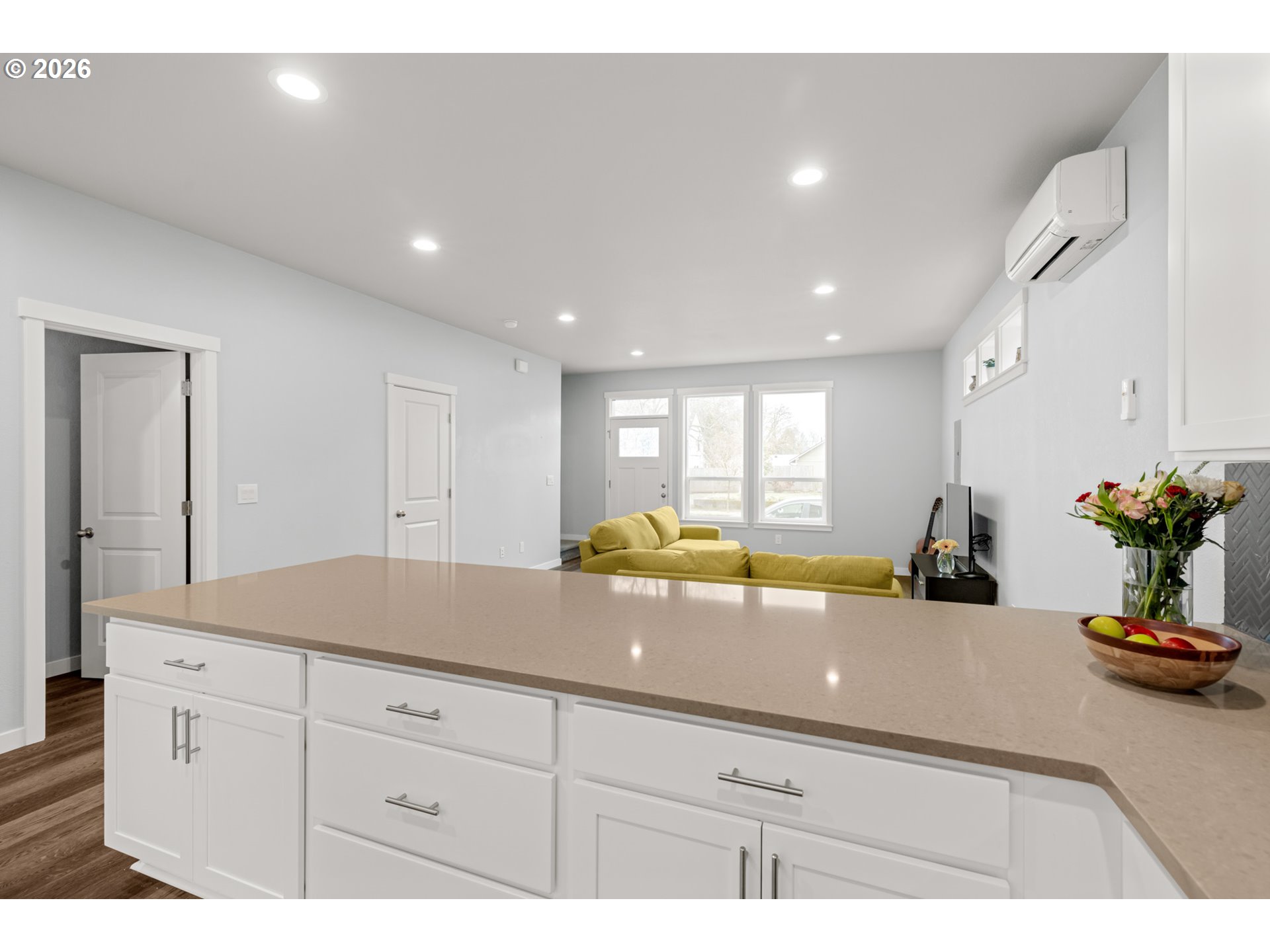 8629 Southeast Washington Street Portland, OR 97216 - Photo 12 of 24