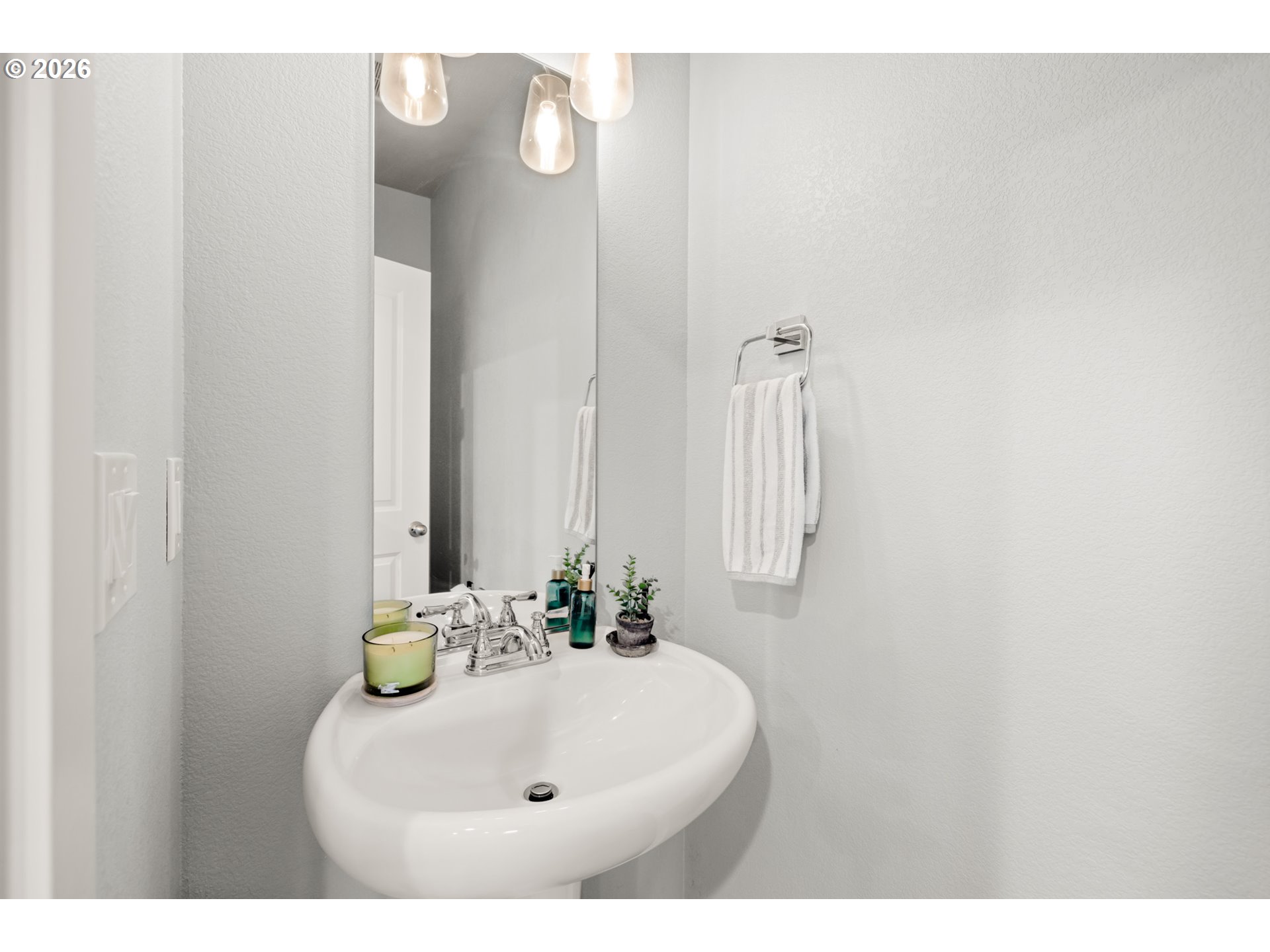 8629 Southeast Washington Street Portland, OR 97216 - Photo 15 of 24