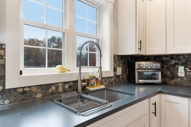 $650,000 | 11 Beacon Drive, Brunswick, ME 04011