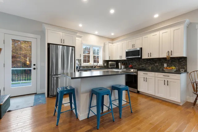 $650,000 | 11 Beacon Drive, Brunswick, ME 04011