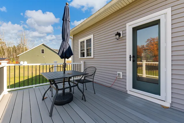 $650,000 | 11 Beacon Drive, Brunswick, ME 04011