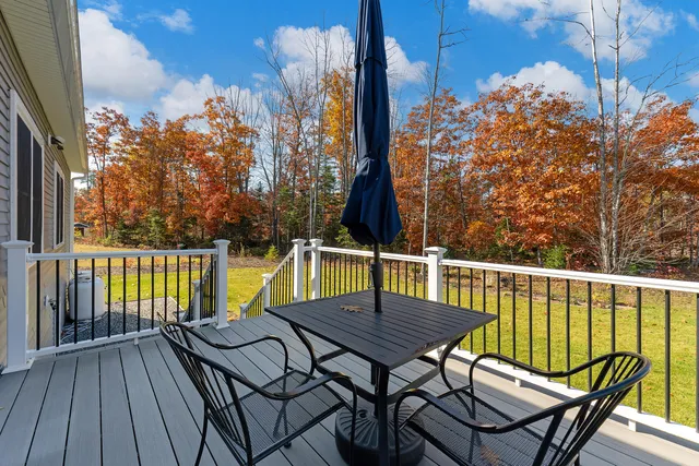 $650,000 | 11 Beacon Drive, Brunswick, ME 04011